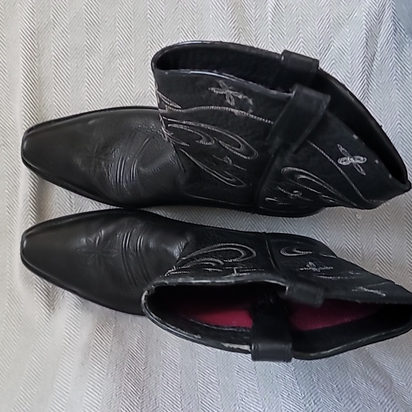 Ariat womens black cowboy boots - Picture 6 of 8